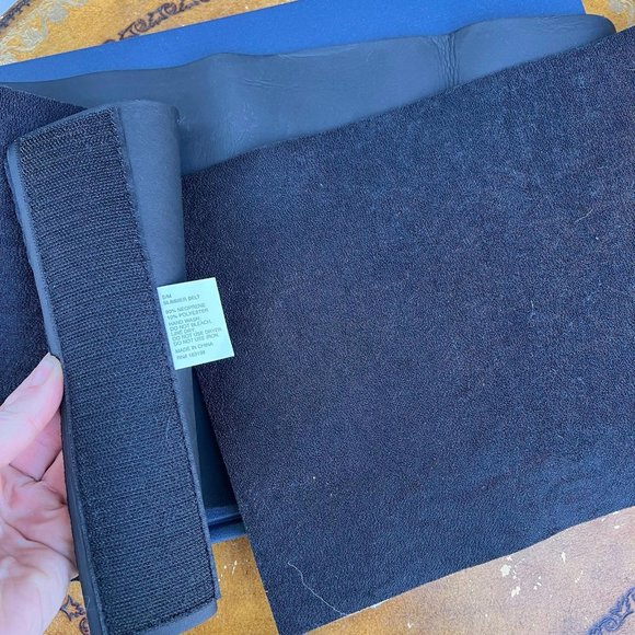 Series 8 fitness unisex black slimmer belt size S/M - Picture 3 of 4